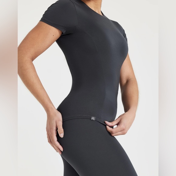 MELLOW™ SOFT SHORT SLEEVE T-SHIRT - Coal - Picture 6 of 7